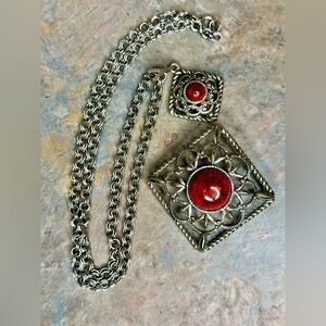 Vintage Sarah Coventry Necklace and Pin Set.